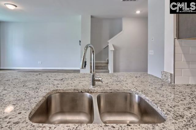 1059 Begonia Drive Photo 6