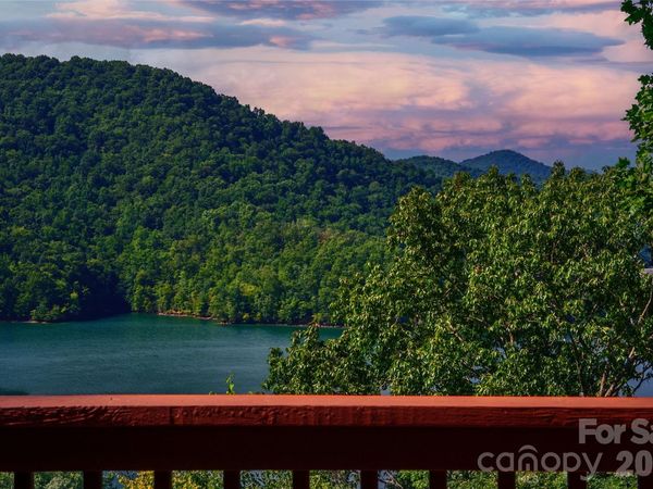 135 Ridge Top Drive, Topton, NC 28781