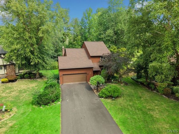 3239 Far Reach Drive, Baldwinsville, NY 13027