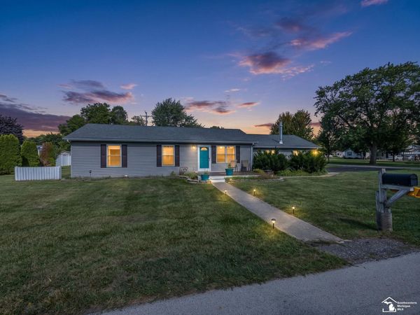 3255 Park Drive, Monroe, MI 48162