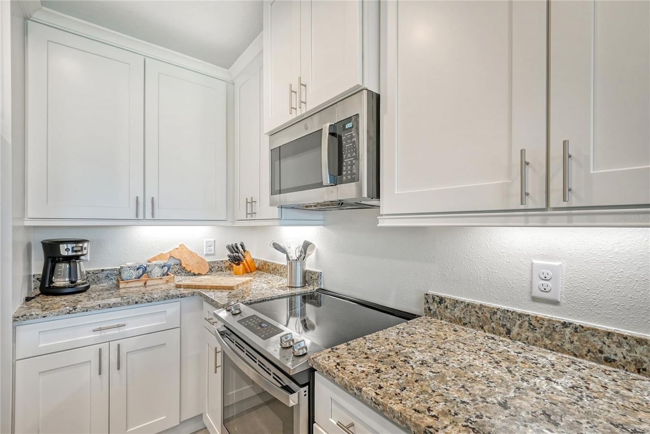 7930 34th Avenue W, Unit 102, Bradenton, FL 34209 Photo