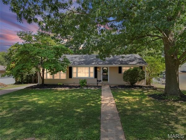810 Brookdale Drive, St Louis, MO 63119