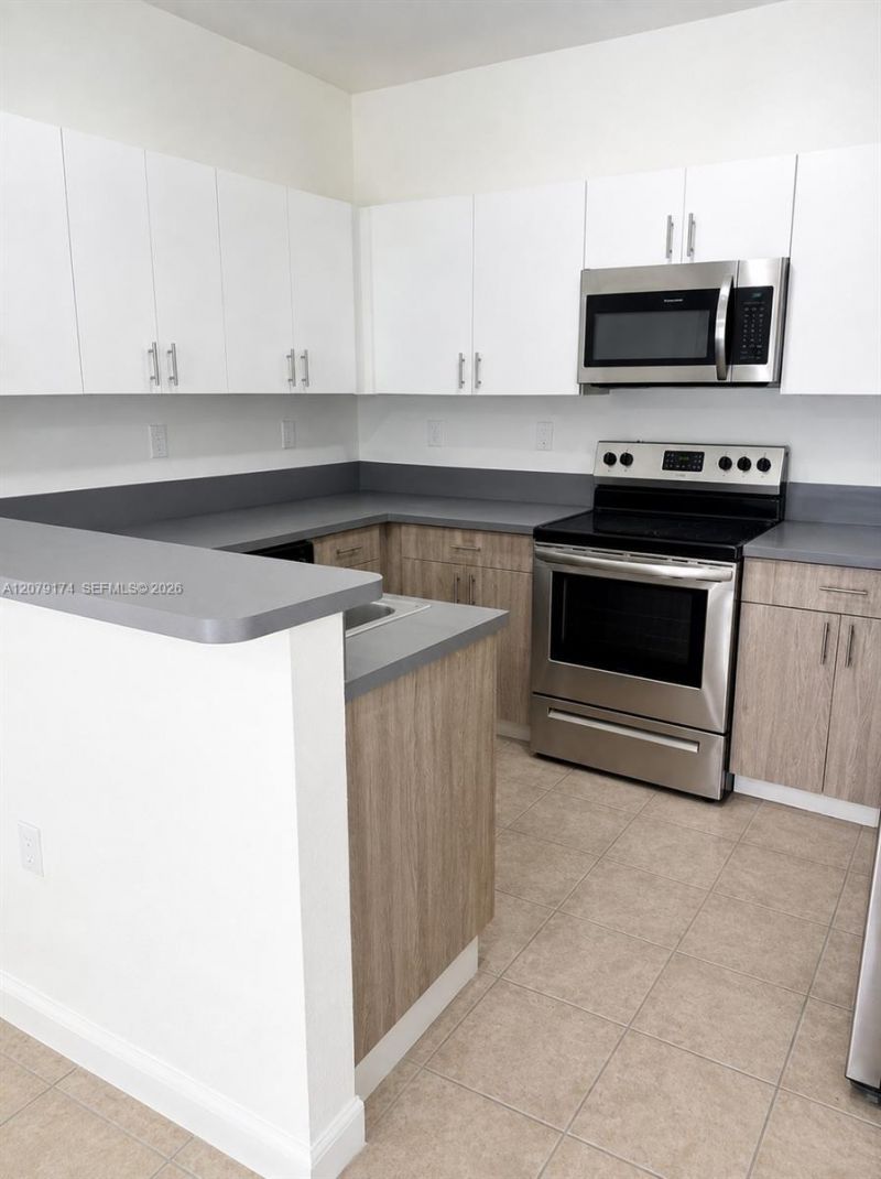 3632 NW 30th Ct , Unit 10F, Lauderdale Lakes, FL 33311 Photo