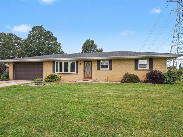 25751 Lily Creek Drive, Elkhart, IN 46514