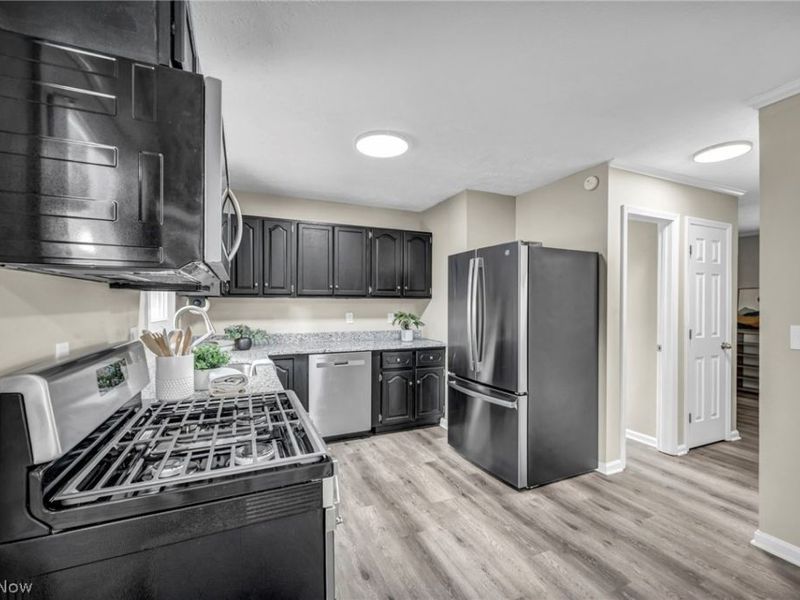 707 Kathron Avenue, Cuyahoga Falls, OH 44221 Photo 19