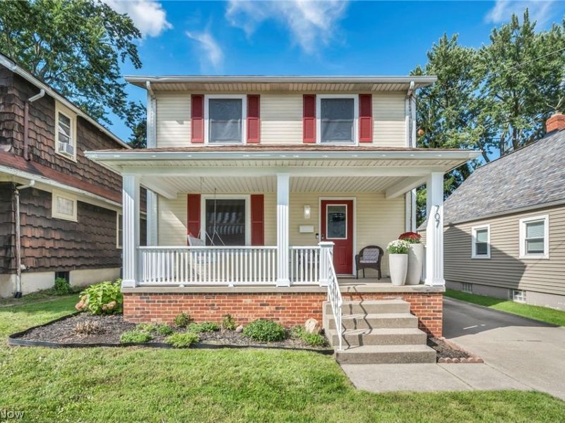 707 Kathron Avenue, Cuyahoga Falls, OH 44221 Photo 2