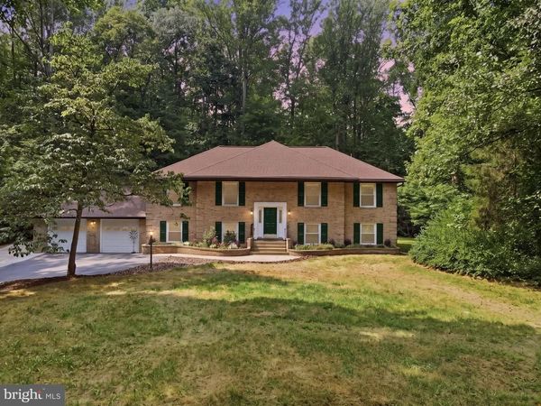 8110 WHITTING DRIVE, MANASSAS, VA 20112