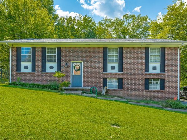1114 Charwood Lane, Hixson, TN 37343