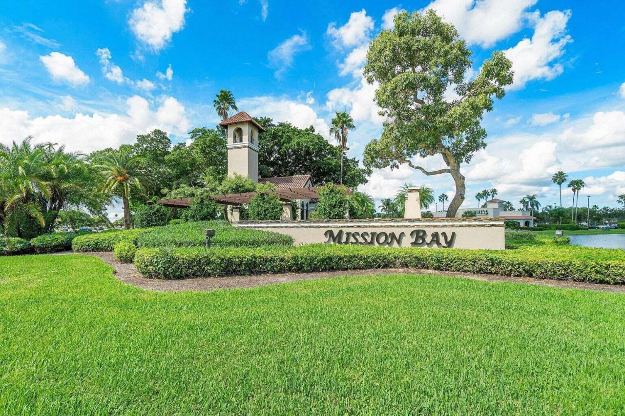 20317 Hacienda Court, Boca Raton, FL 33498 Photo