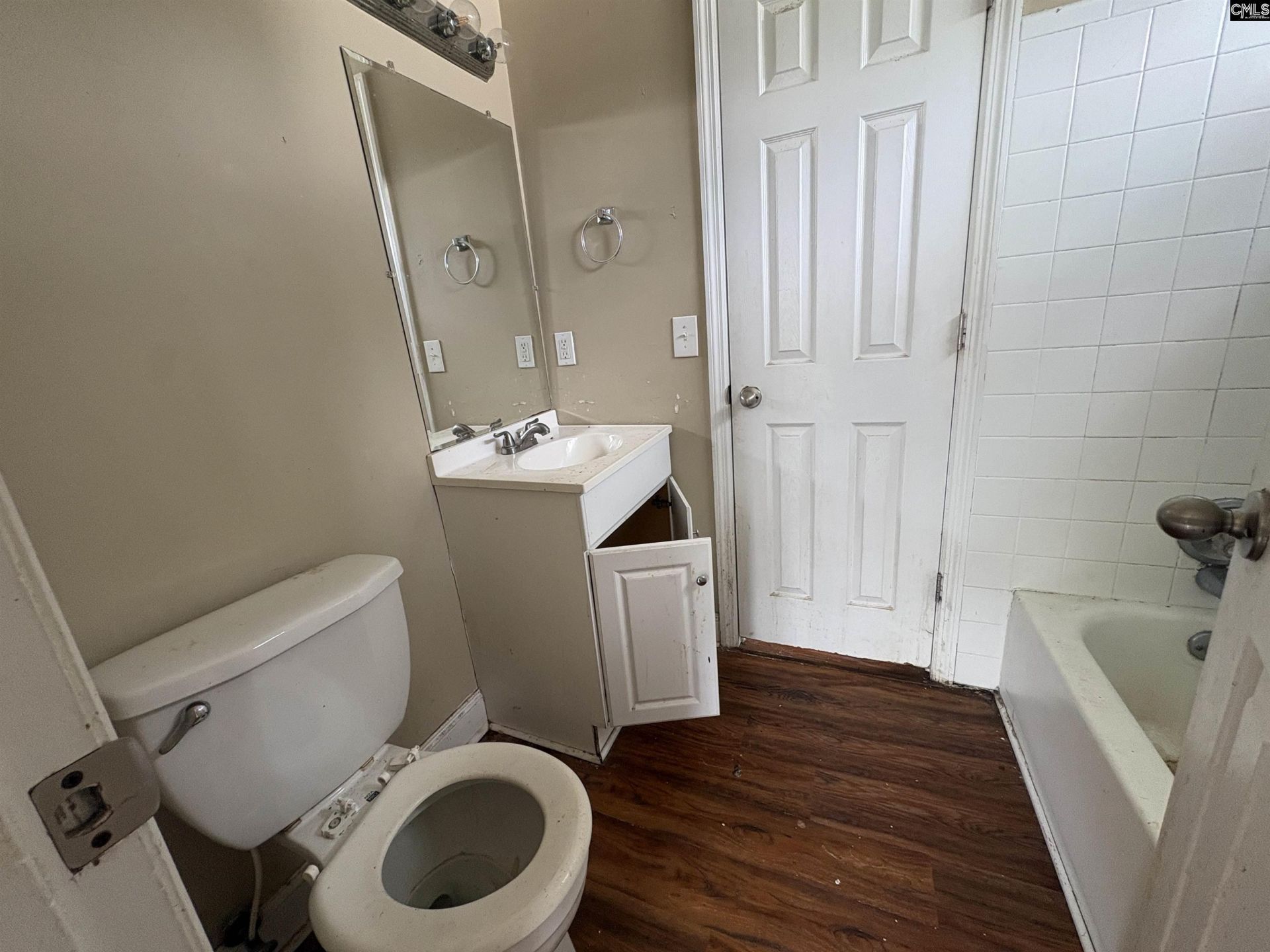 204 Woodchase Lane  Photo 11