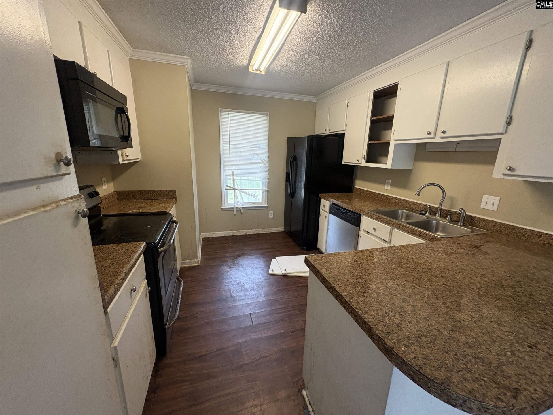 204 Woodchase Lane  Photo 5