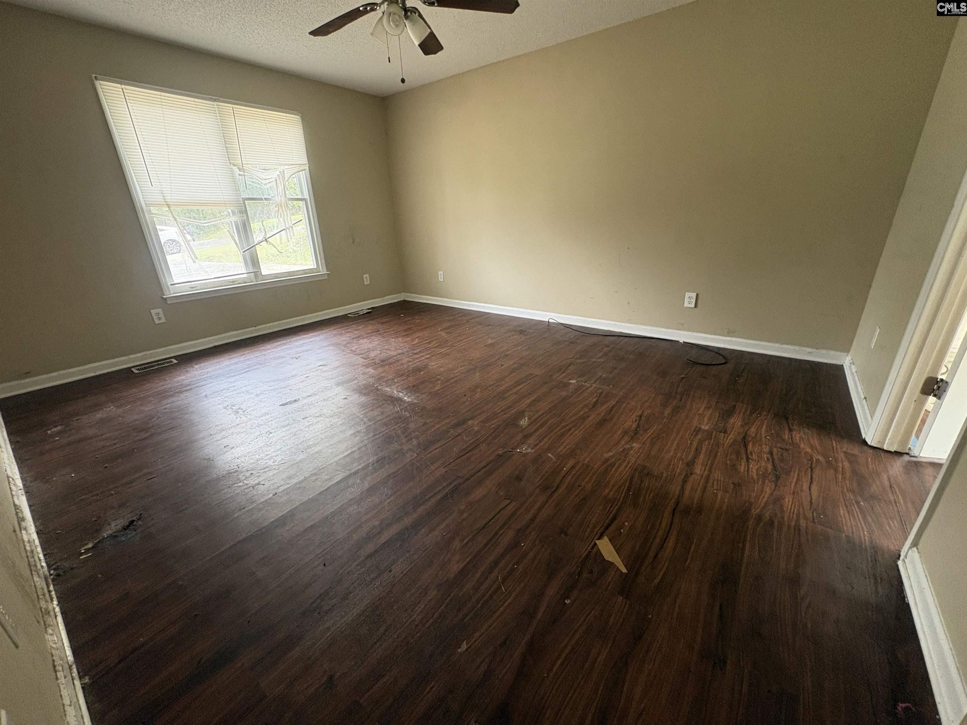 204 Woodchase Lane  Photo 6