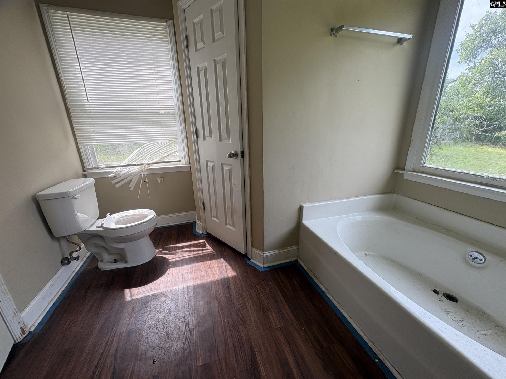 204 Woodchase Lane  Photo 8