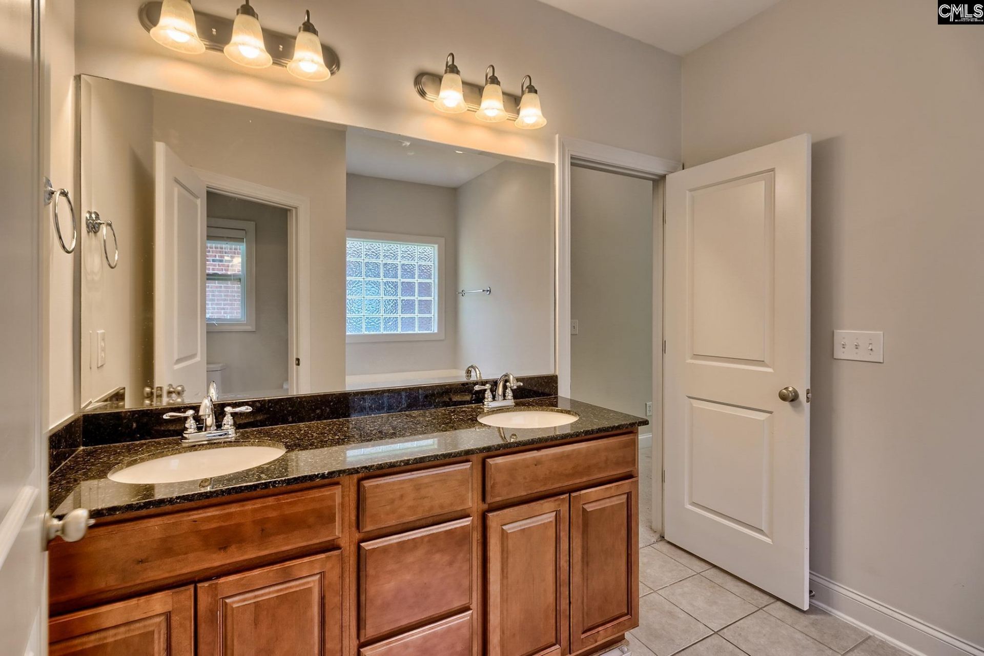 247 Grandflora Lane  Photo 28
