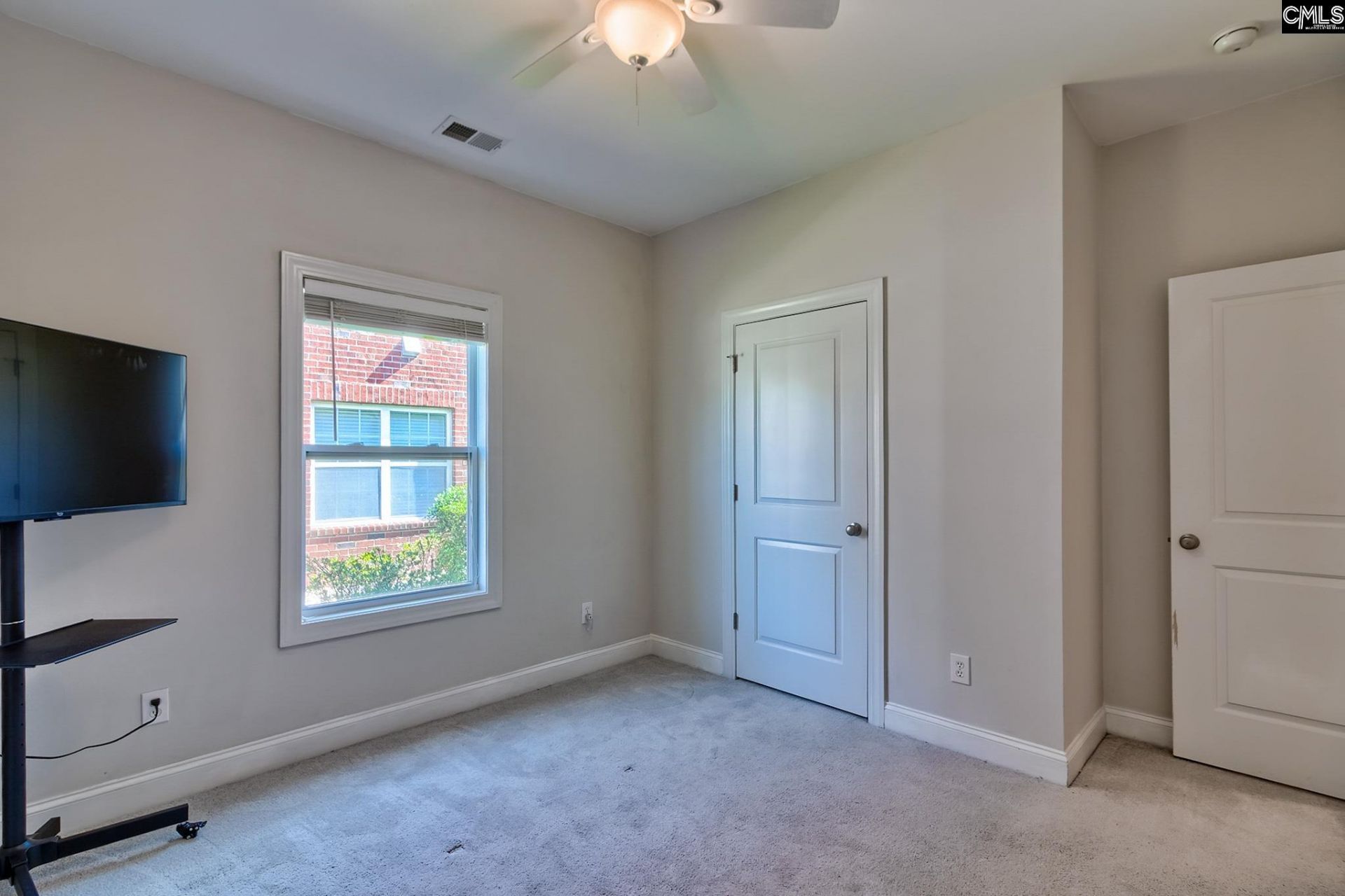 247 Grandflora Lane  Photo 34