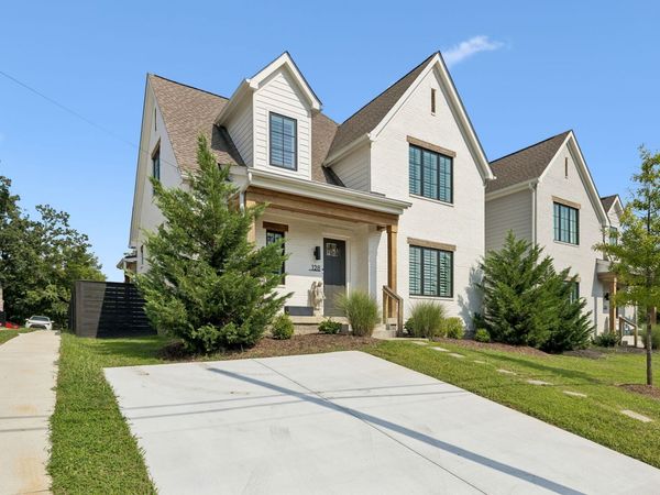 128 37th Ave N, Nashville, TN 37209