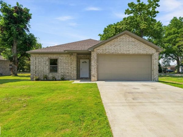 202 E Gum, Walnut Ridge, AR 72476