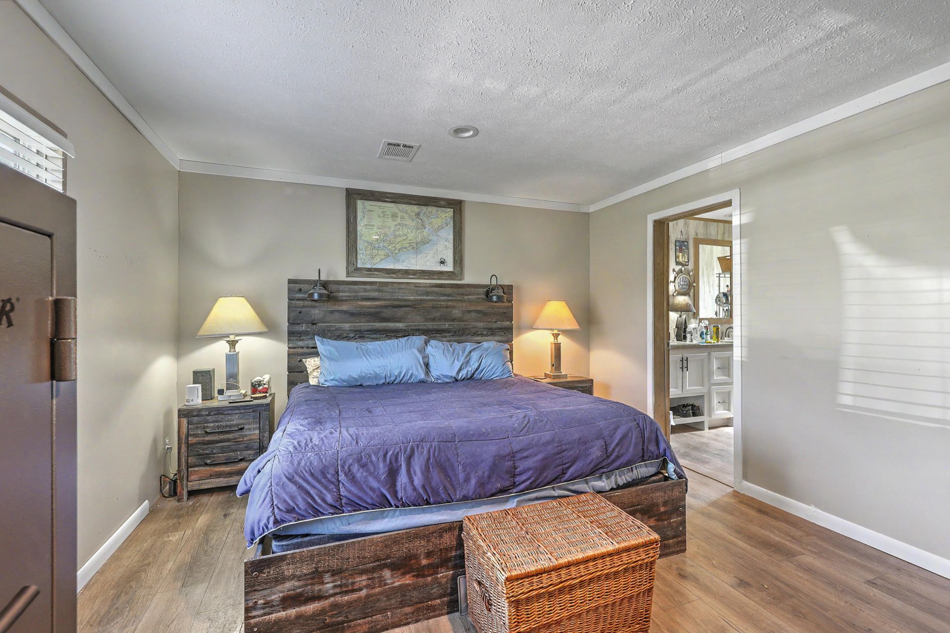 860 Coach Road Photo 12
