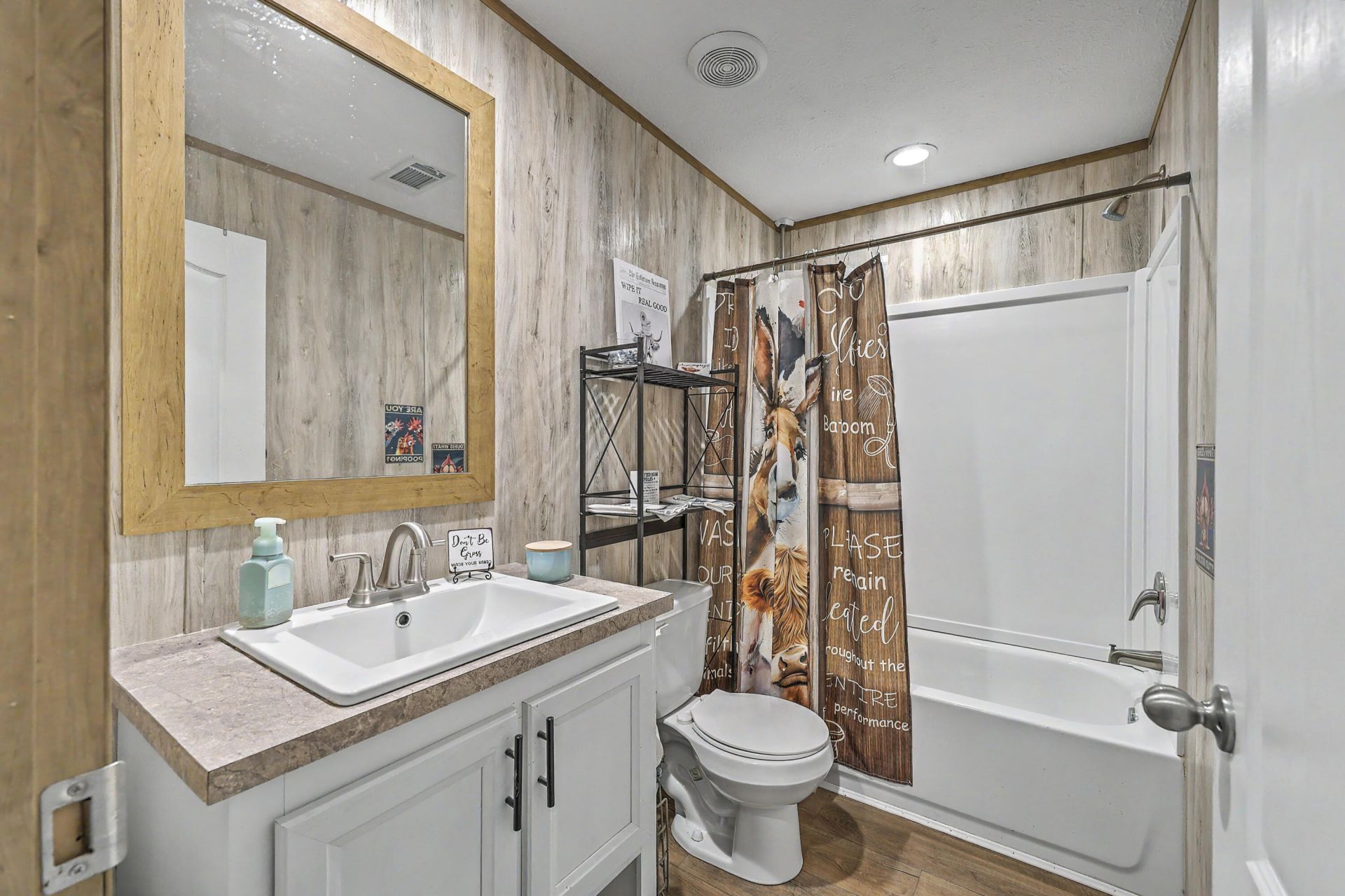 860 Coach Road Photo 18