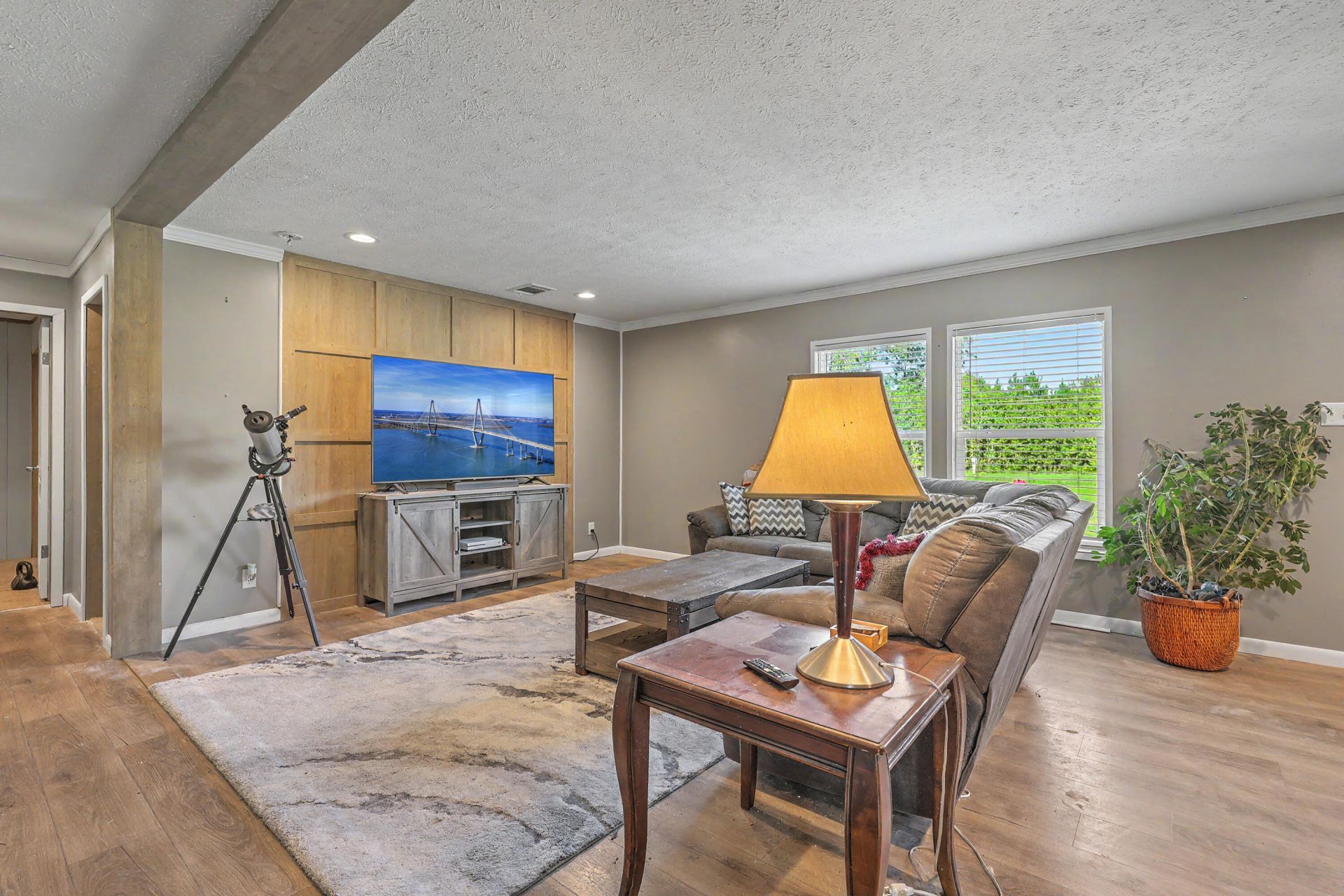 860 Coach Road Photo 6