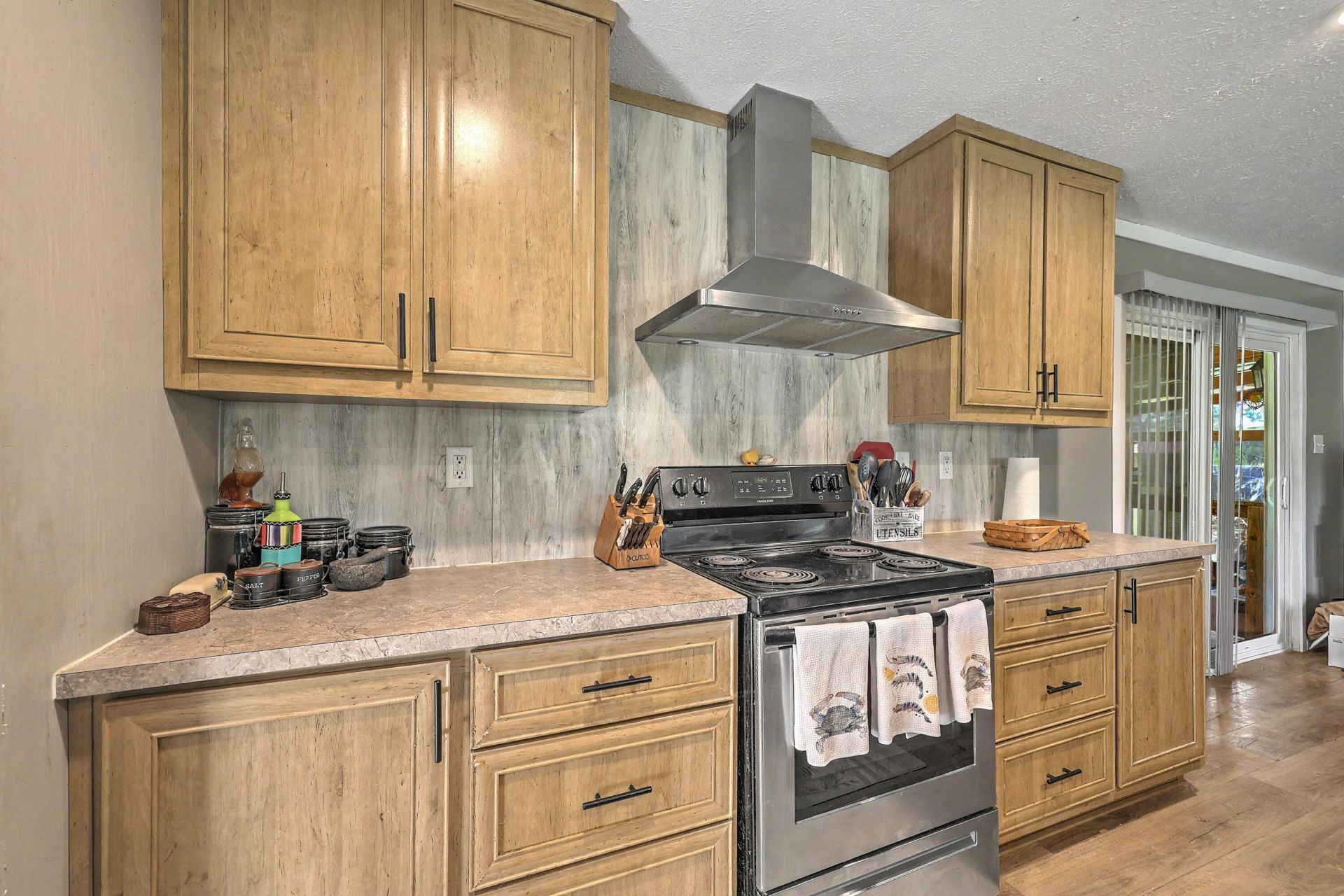 860 Coach Road Photo 7