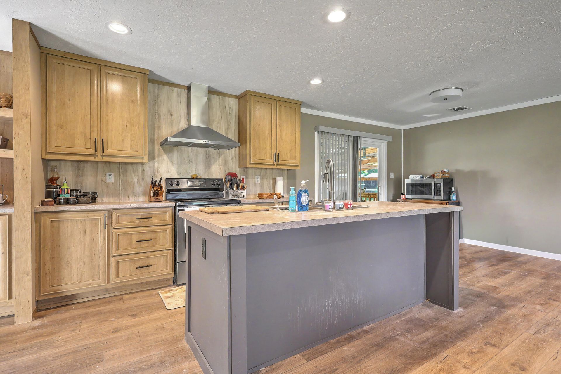 860 Coach Road Photo 9