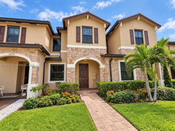 Unit 10723, Hialeah, FL 33018