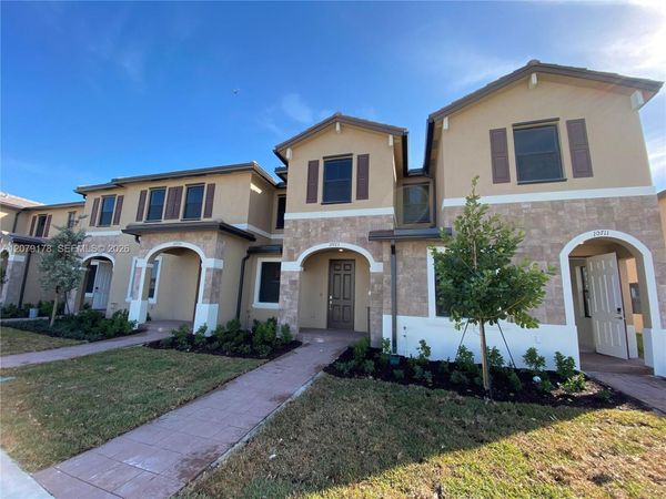 Unit 10723, Hialeah, FL 33018