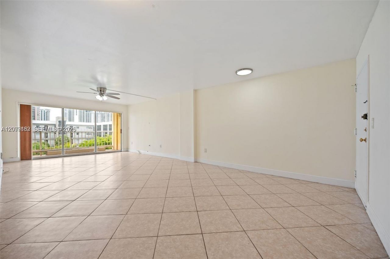200 178th Dr , Unit 505, Sunny Isles Beach, FL 33160 Photo