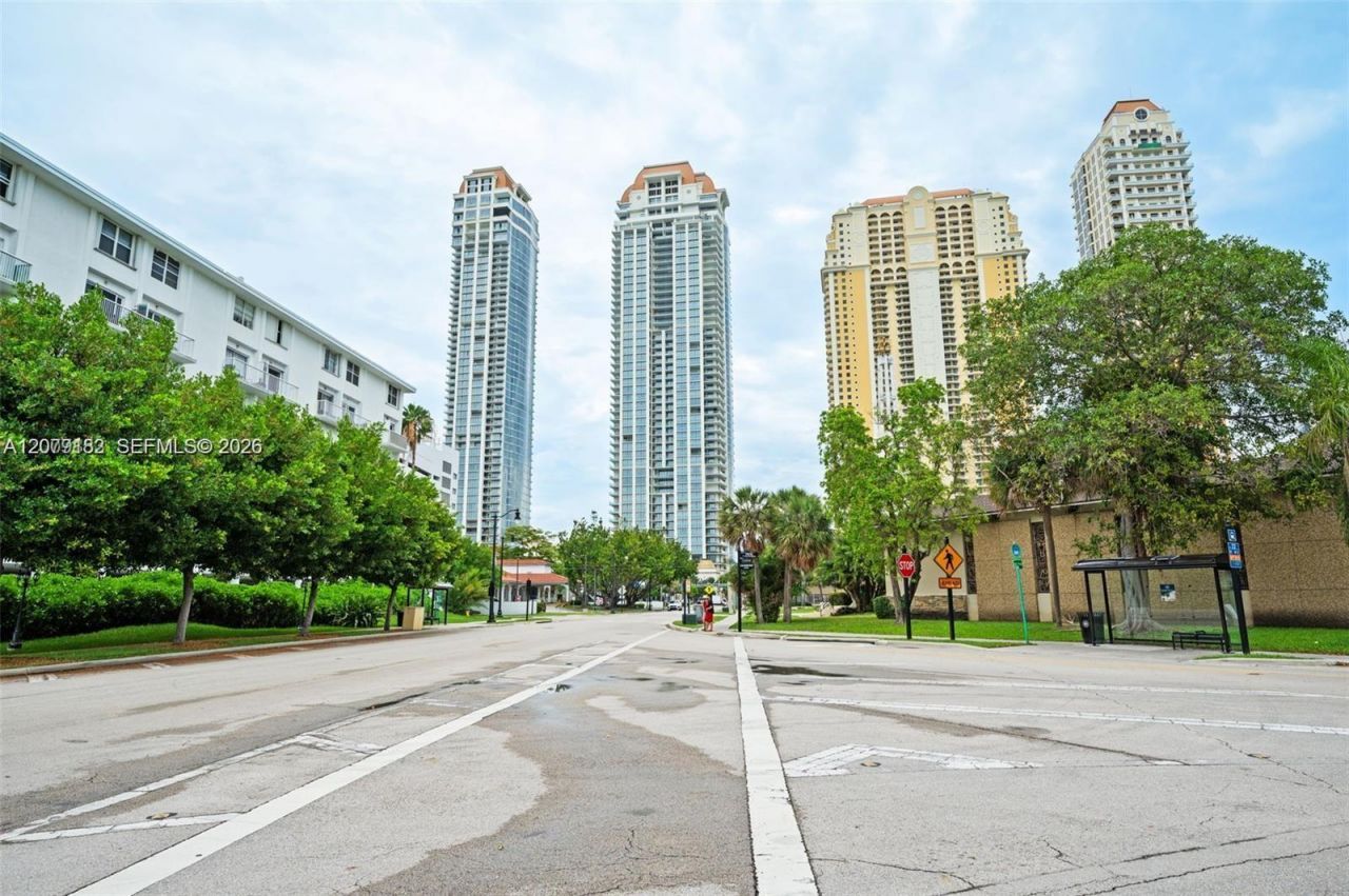 200 178th Dr , Unit 505, Sunny Isles Beach, FL 33160 Photo