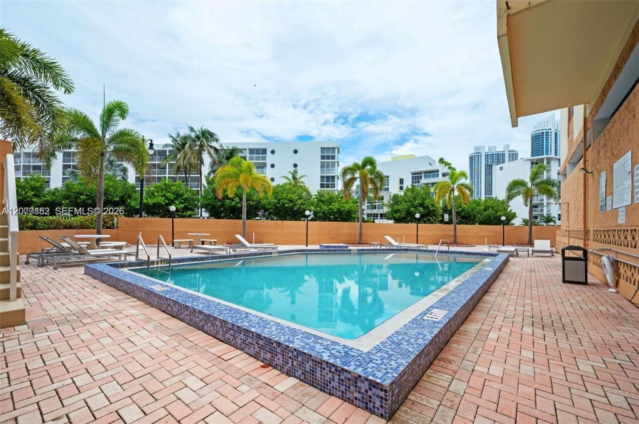 200 178th Dr , Unit 505, Sunny Isles Beach, FL 33160 Photo