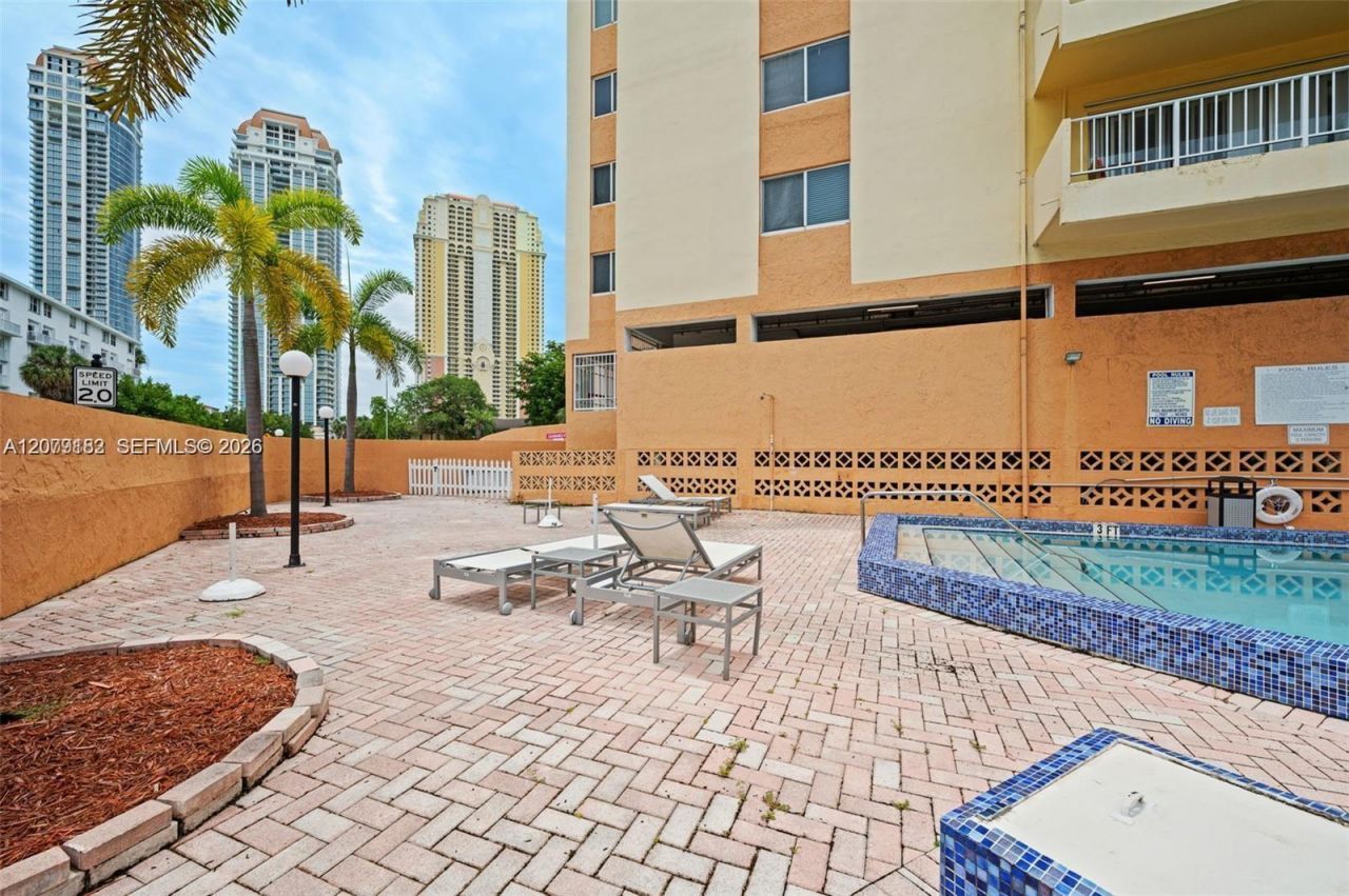 200 178th Dr , Unit 505, Sunny Isles Beach, FL 33160 Photo