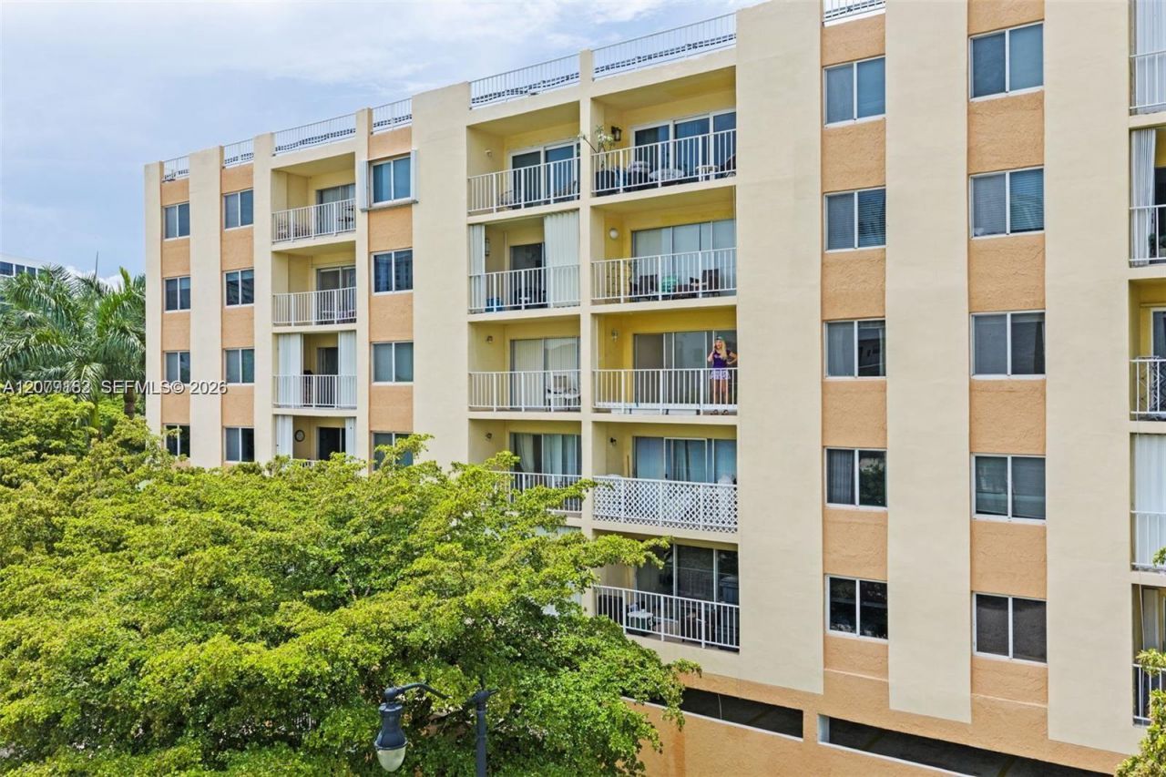 200 178th Dr , Unit 505, Sunny Isles Beach, FL 33160 Photo