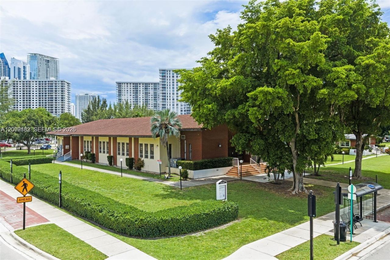 200 178th Dr , Unit 505, Sunny Isles Beach, FL 33160 Photo