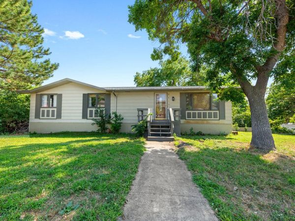 2415 E Franklin Street, Pierre, SD 57501