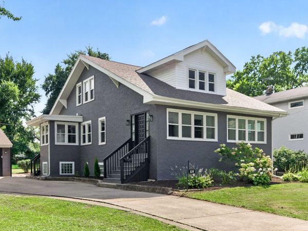 529 E Park Boulevard, Villa Park, IL 60181