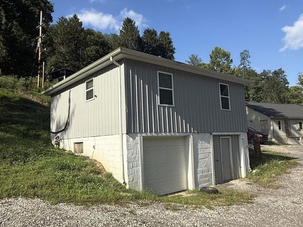 716-720 Husky Highway, Barrackville, WV 26559