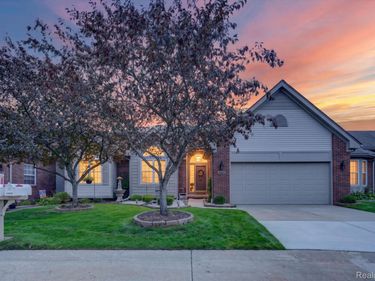 14960 Heather Pointe Drive , Sterling Heights, Mi 48313