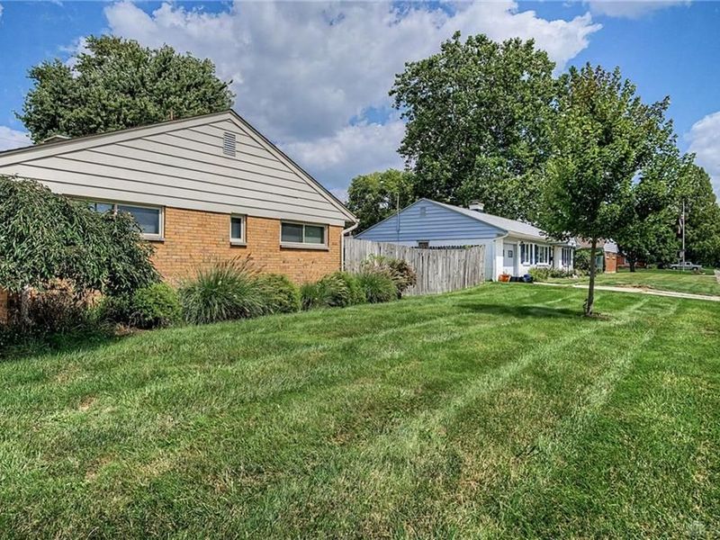 643 Mossoak Drive, Kettering, OH 45429 Photo 10