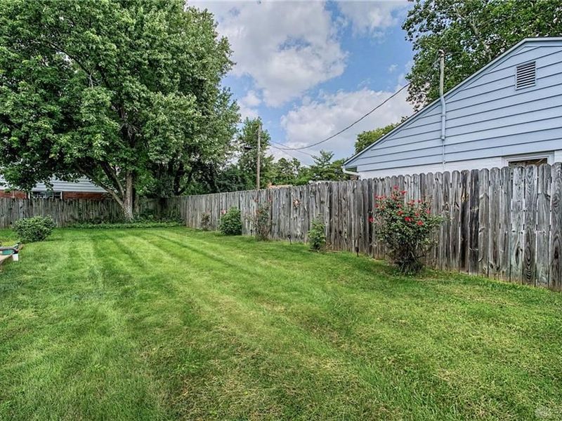 643 Mossoak Drive, Kettering, OH 45429 Photo 45