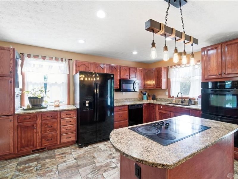2275 Oxford Trenton Road, Milford Township, OH 45056 Photo 3