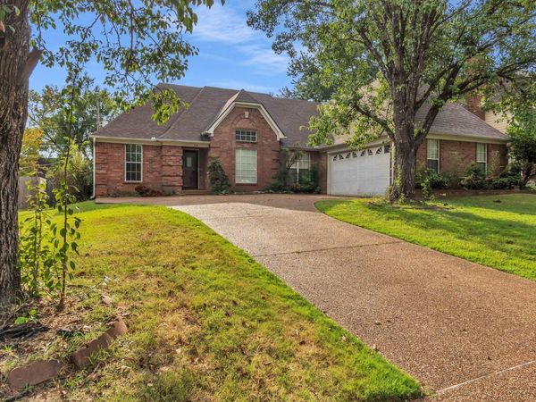 870 WOOD SHADOWS LN N, Memphis, TN 38018