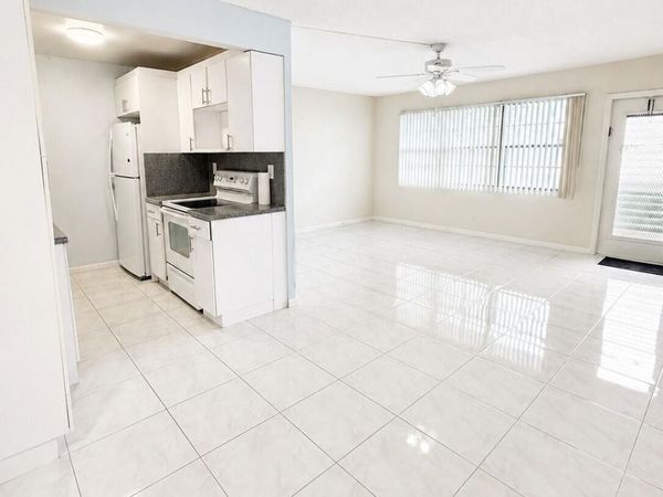1089 WOLVERTON E, Unit 1089, Boca Raton, FL 33434