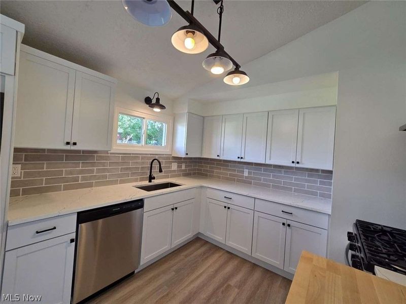 9079 N Plaza Drive, Northfield, OH 44067 Photo 9