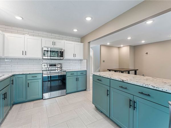 2411 N Bronze Tree Drive , Fayetteville, AR 72703
