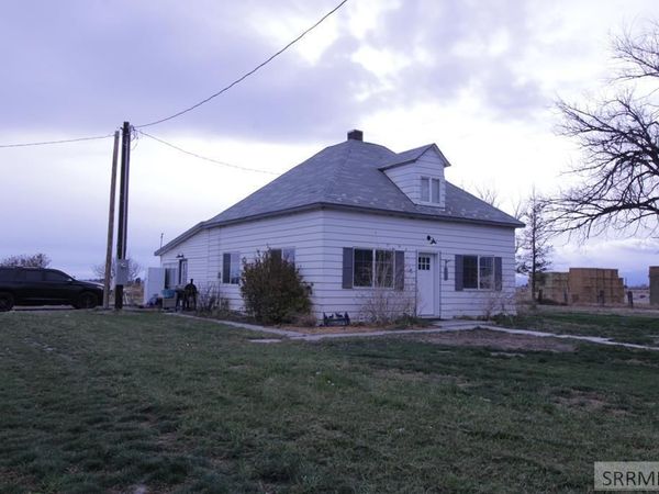 2967 W 2400 N, ARCO, ID 83213