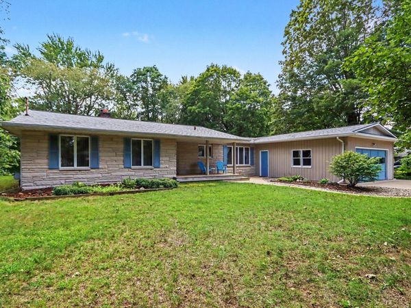 3034 Springbrook Drive, Kalamazoo, MI 49004