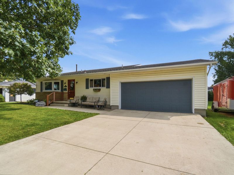 311 Cole Street, Wapakoneta, OH 45895 Photo 2