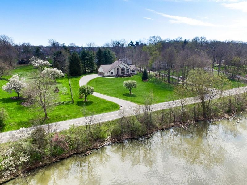 7263 Riverside Drive, Powell, OH 43065 Photo 2