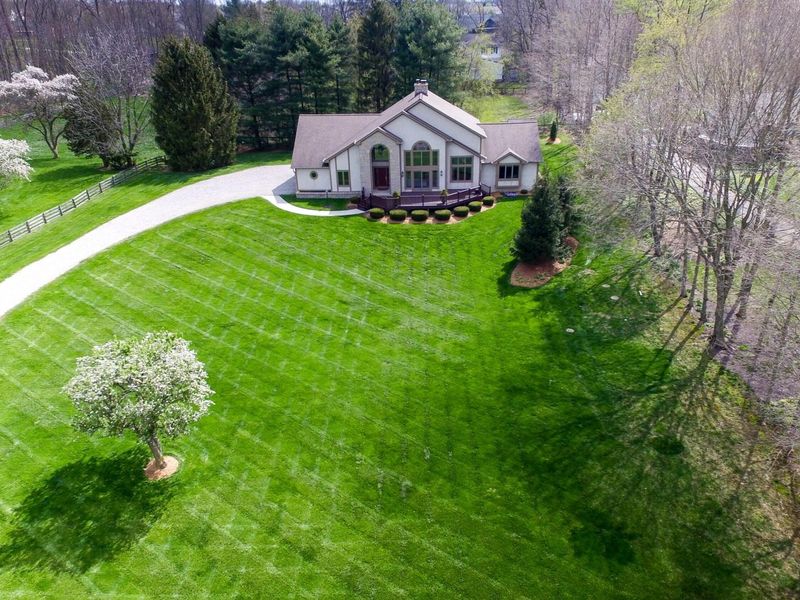 7263 Riverside Drive, Powell, OH 43065 Photo 3